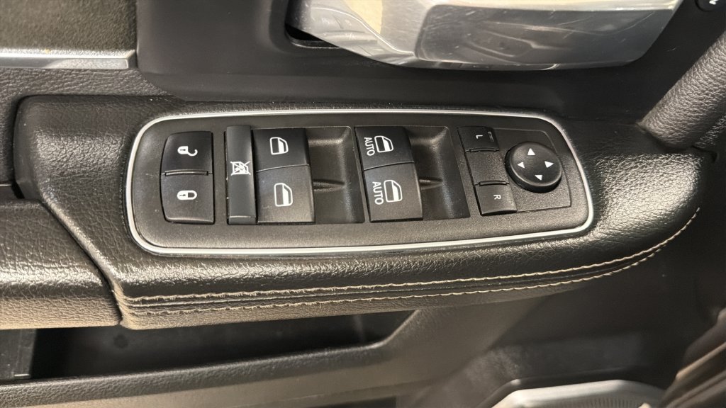 Used 2022 RAM 2500 Laramie AWD/4WD image 11