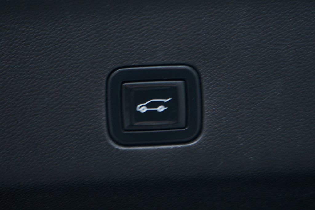 Used 2021 Chevrolet Tahoe LT image 11