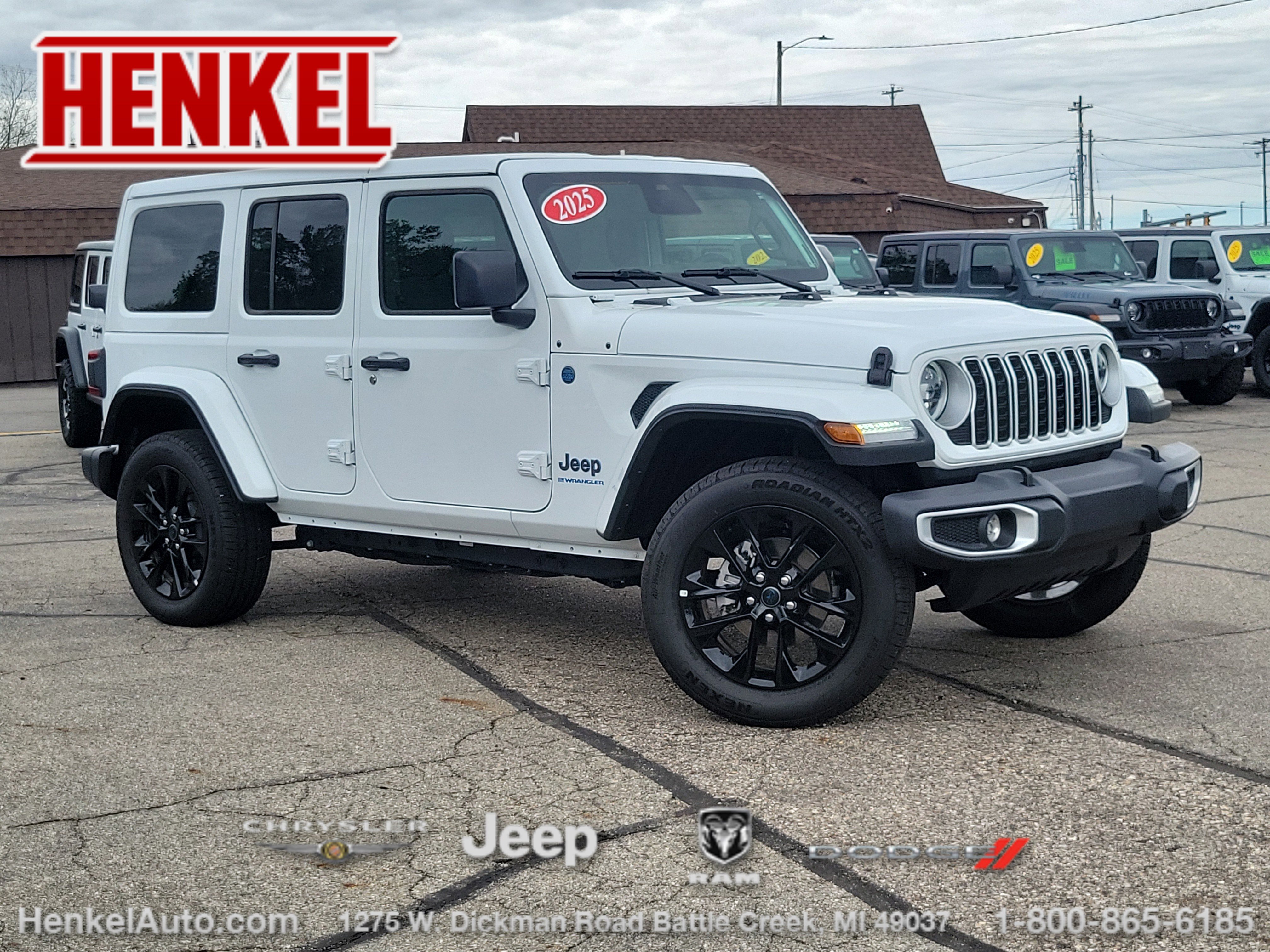 Used 2025 Jeep Wrangler Unlimited Sahara w/ Safety Group AWD/4WD image 1