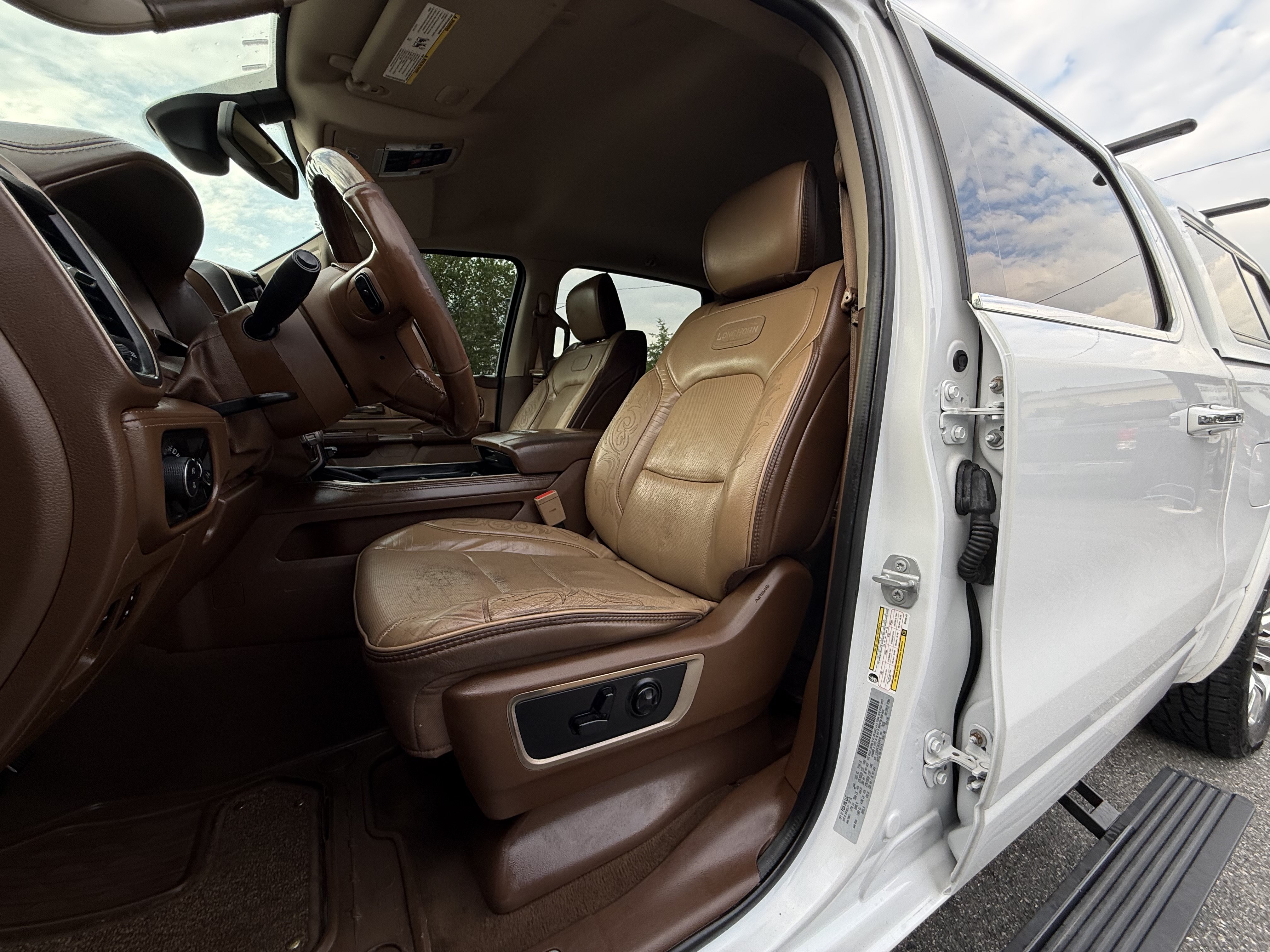 Used 2019 RAM 1500 Limited AWD/4WD image 11