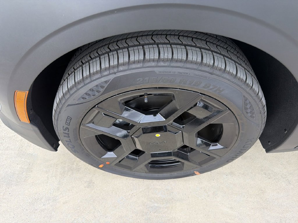 New 2027 Kia EV3 Wind FWD image 20