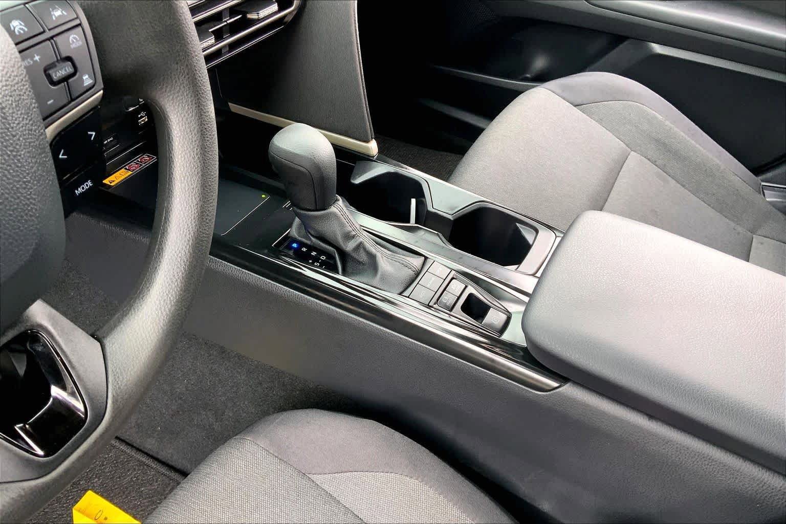 Used 2025 Toyota Camry LE w/ Convenience Package FWD image 16