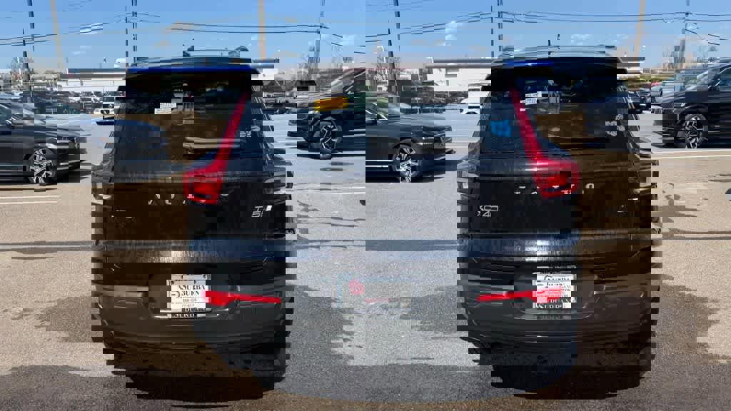 Used 2021 Volvo XC40 T5 R-Design w/ Climate Package image 6