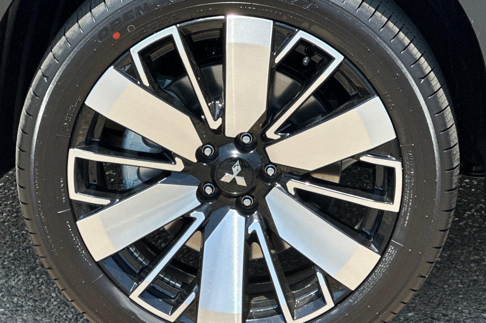 New 2025 Mitsubishi Outlander SEL image 25