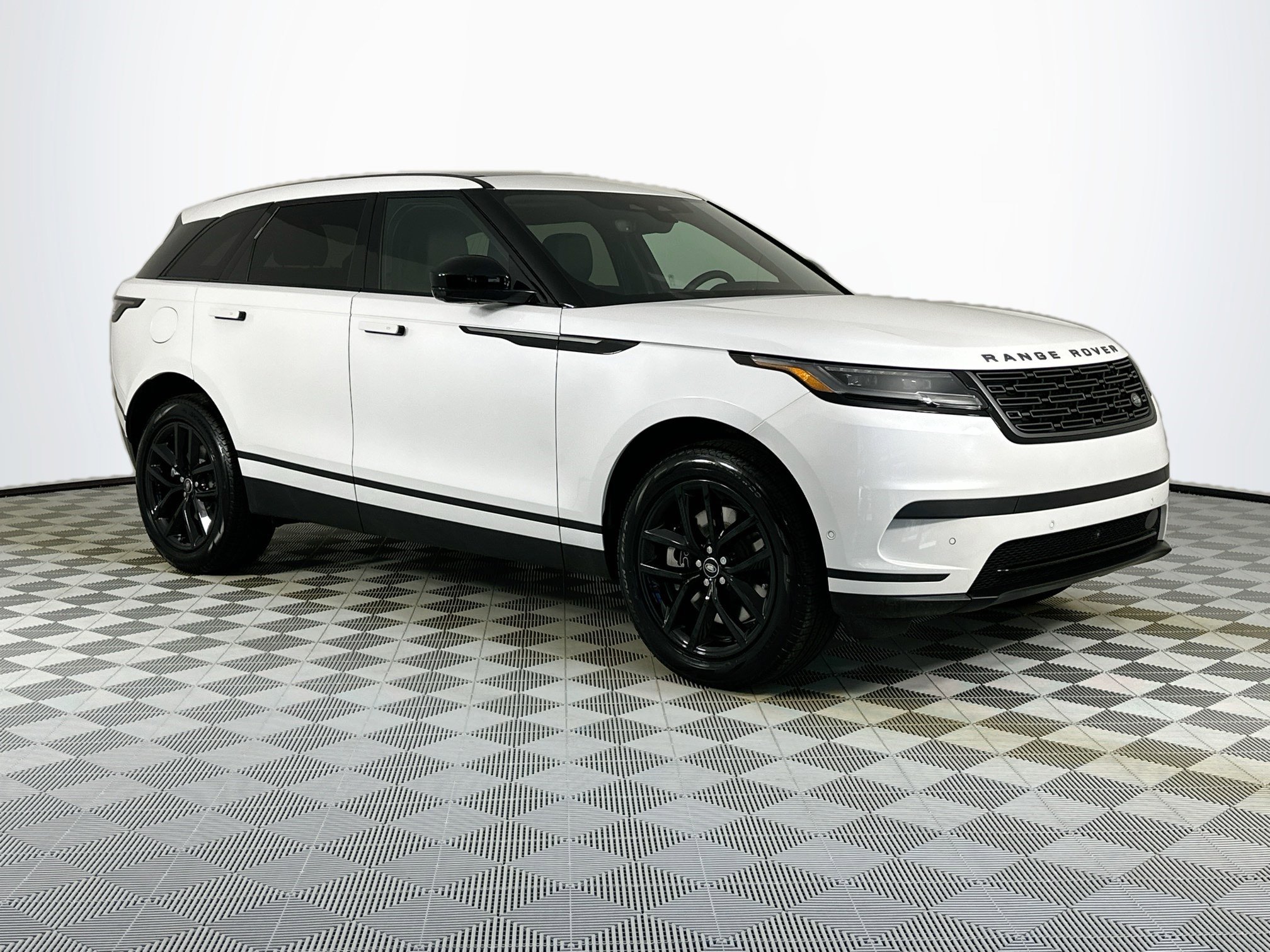 Used 2026 Land Rover Range Rover Velar S image 3