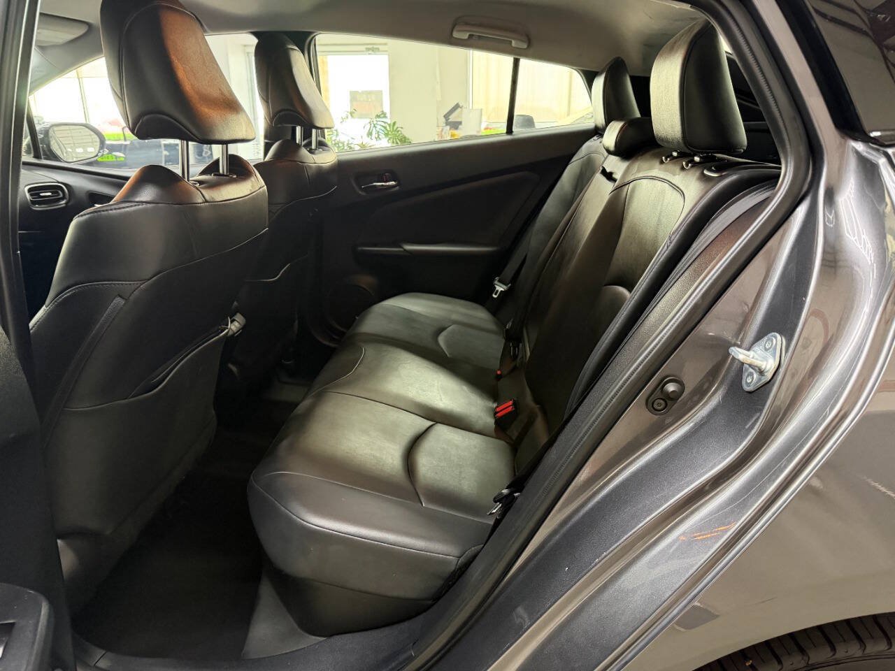 Used 2020 Toyota Prius XLE FWD image 13