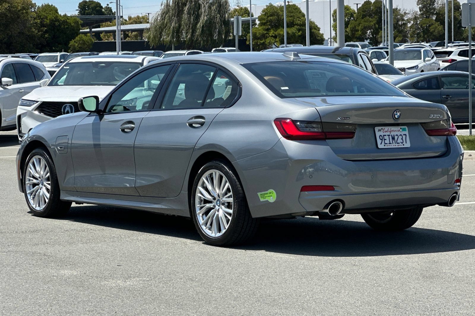 Used 2023 BMW 330e xDrive w/ Driving Assistance Package AWD/4WD image 6