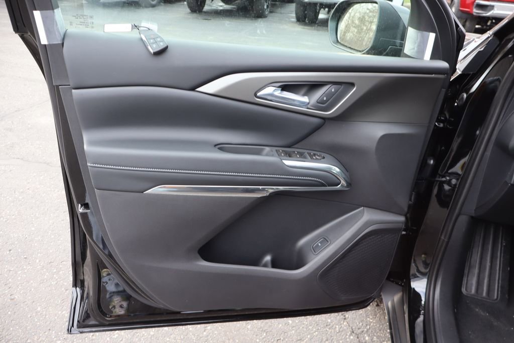 New 2026 Chevrolet Traverse LT w/ Midnight/Sport Edition image 4