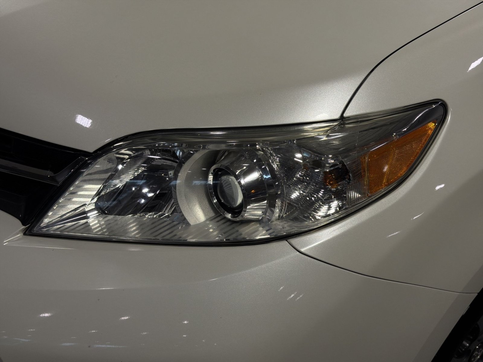 Used 2018 Toyota Sienna XLE Premium FWD image 13