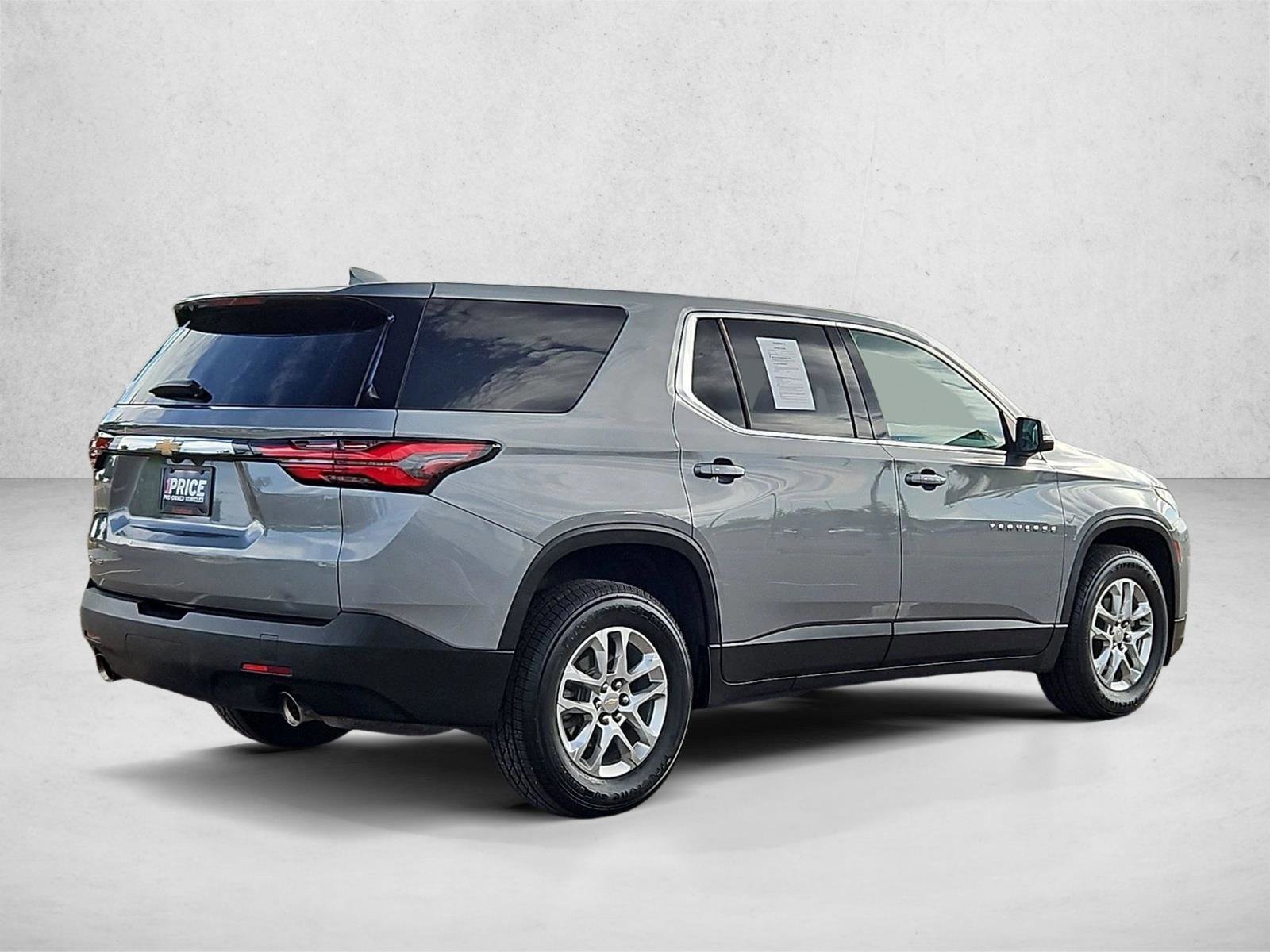 Used 2023 Chevrolet Traverse LS FWD image 5