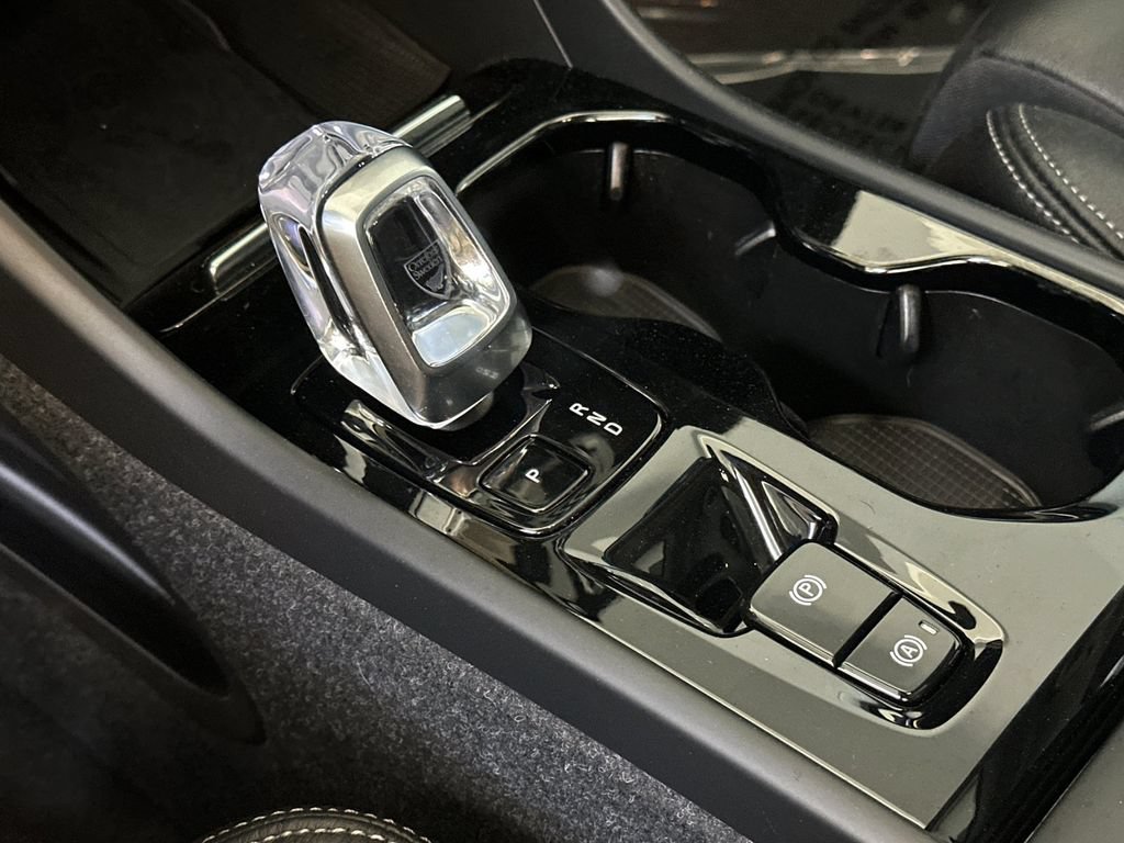 Certified 2023 Volvo XC40 B5 Plus w/ Protection Package Premier AWD/4WD image 21