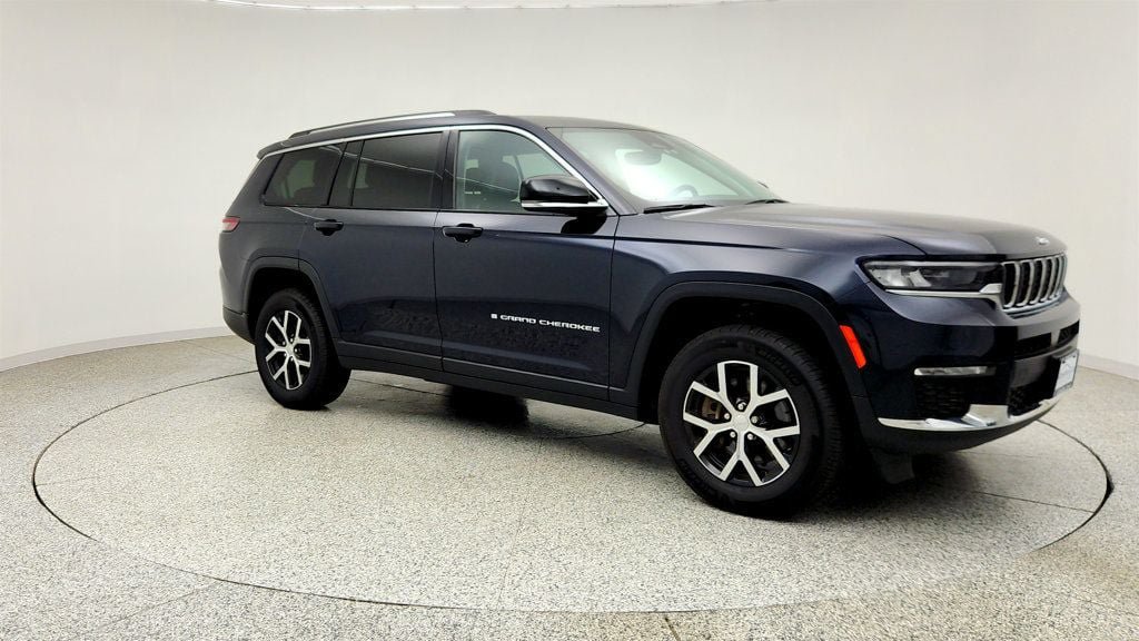 Used 2023 Jeep Grand Cherokee L Limited AWD/4WD image 3