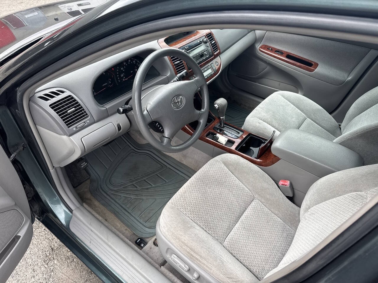 Used 2004 Toyota Camry FWD image 10