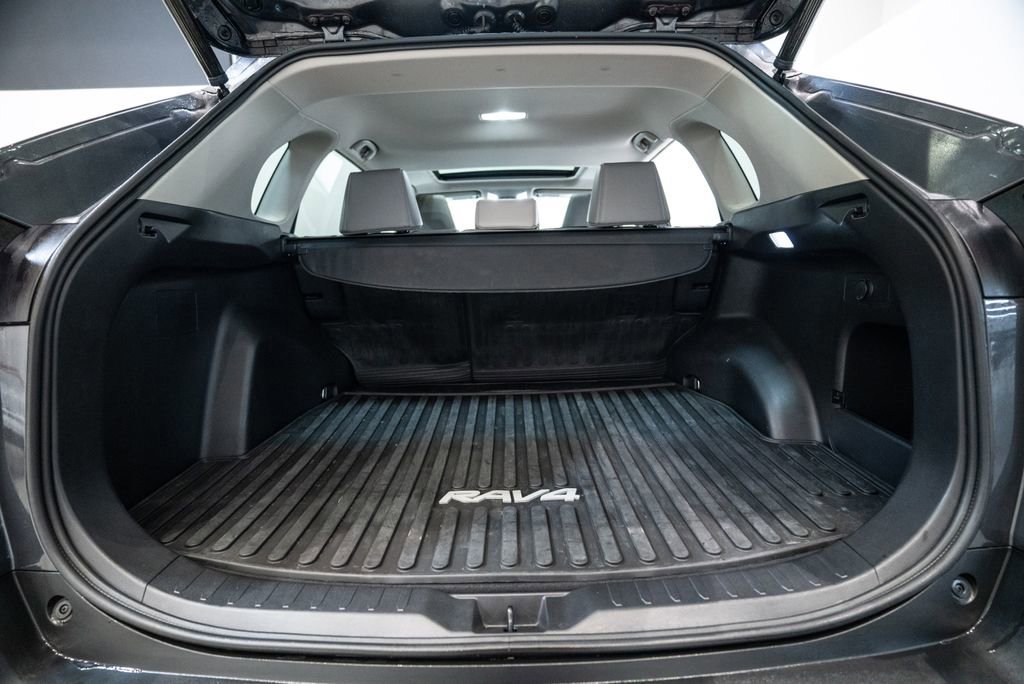 Certified 2022 Toyota RAV4 XLE Premium image 39