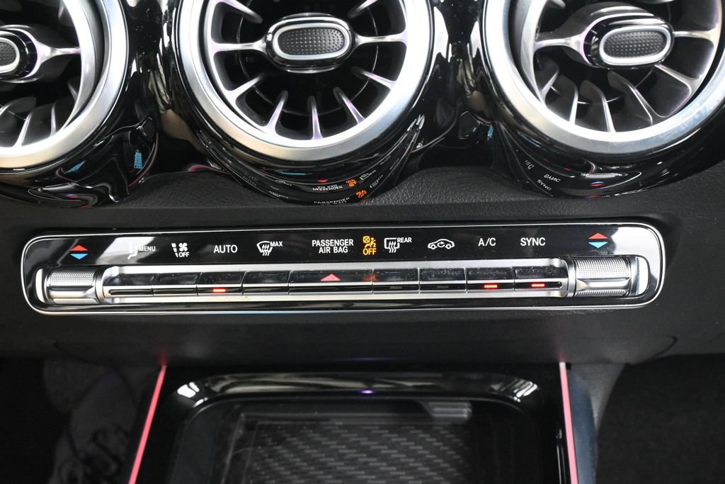 Used 2025 Mercedes-Benz GLB 250 image 22