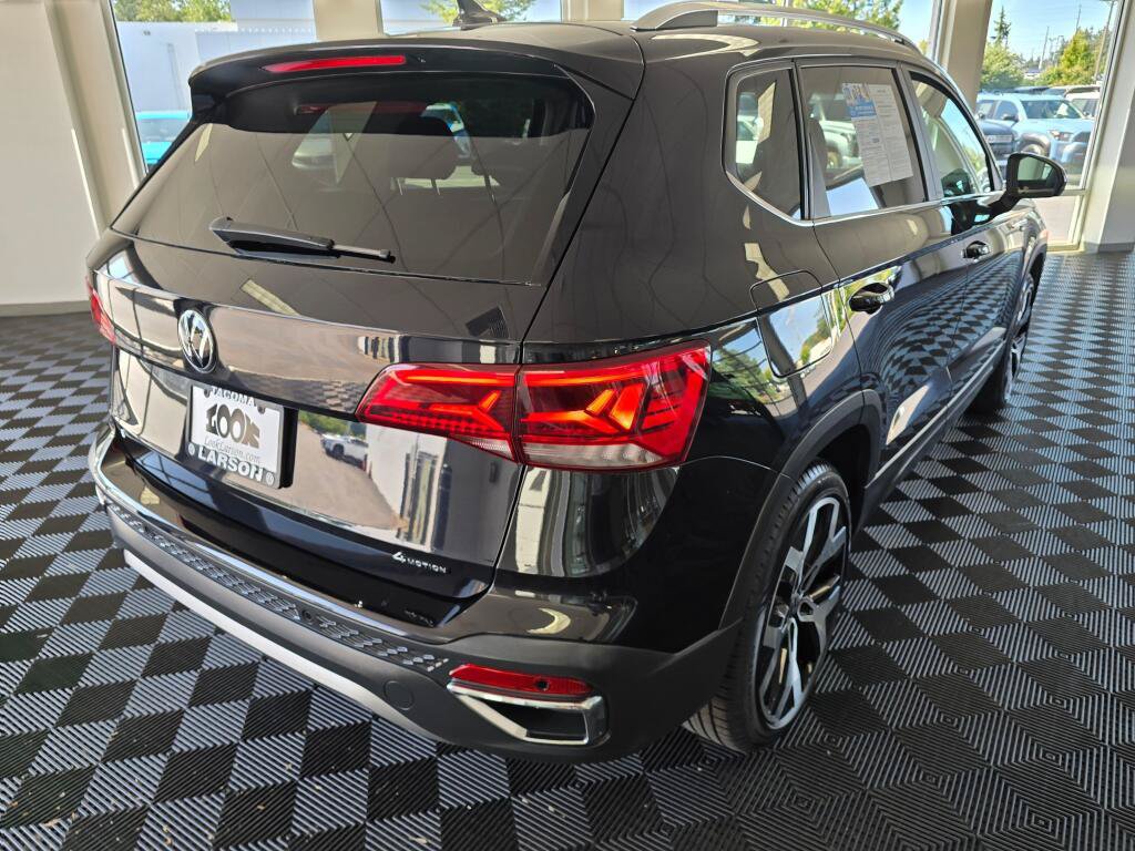 Used 2022 Volkswagen Taos SEL AWD/4WD image 3
