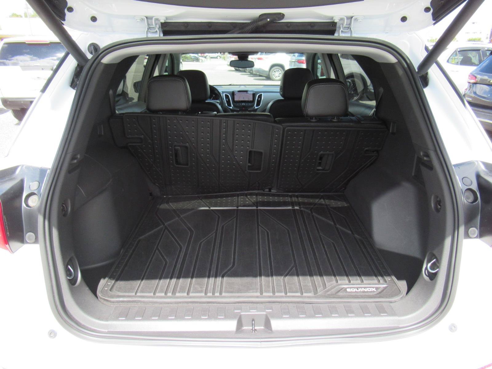 Used 2021 Chevrolet Equinox Premier FWD image 36