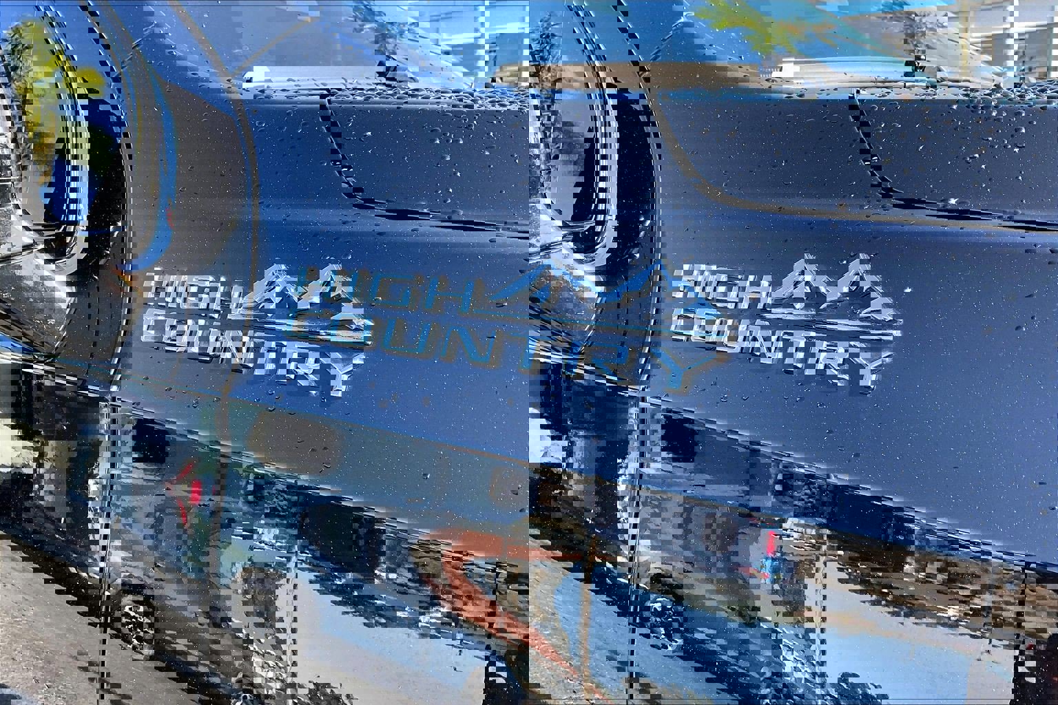 Used 2021 Chevrolet Suburban High Country image 5