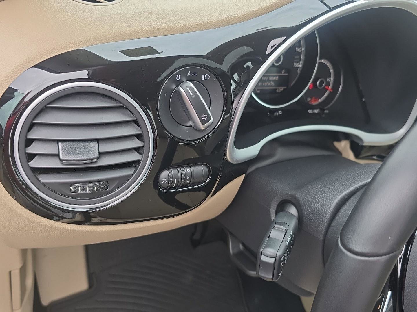 Used 2019 Volkswagen Beetle 2.0T SE image 15