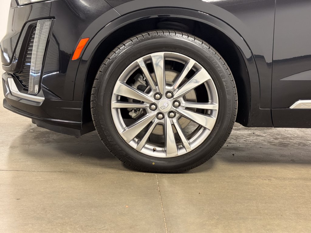 Used 2023 Cadillac XT6 Premium Luxury FWD image 11