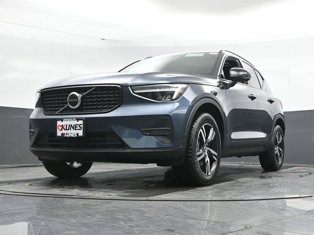 New 2026 Volvo XC40 B5 Core w/ Protection Package Premier image 41