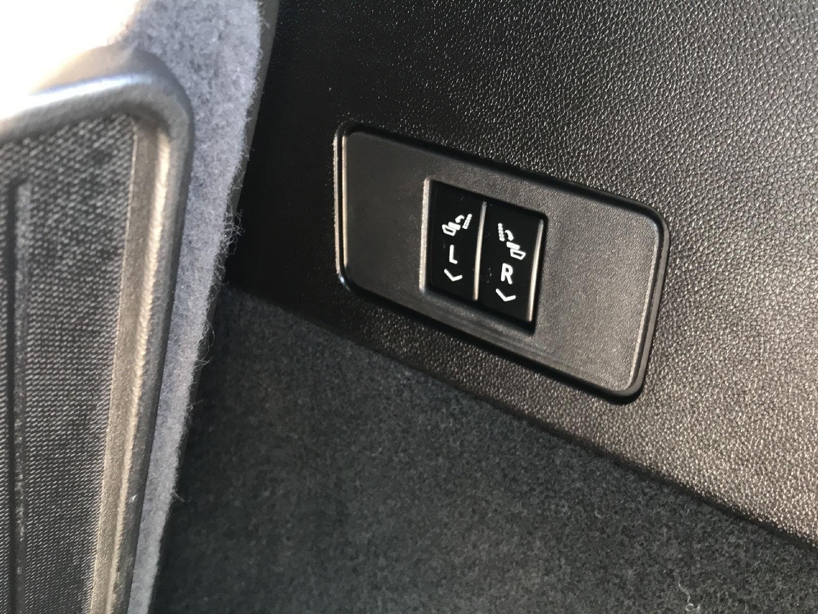 Certified 2024 Cadillac XT6 Luxury w/ LPO, Floor Liner Package AWD/4WD image 34