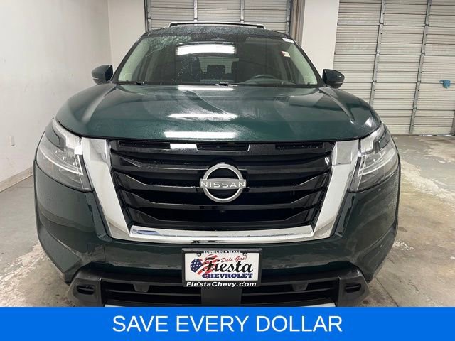 Used 2024 Nissan Pathfinder Platinum w/ Cargo Package FWD image 8
