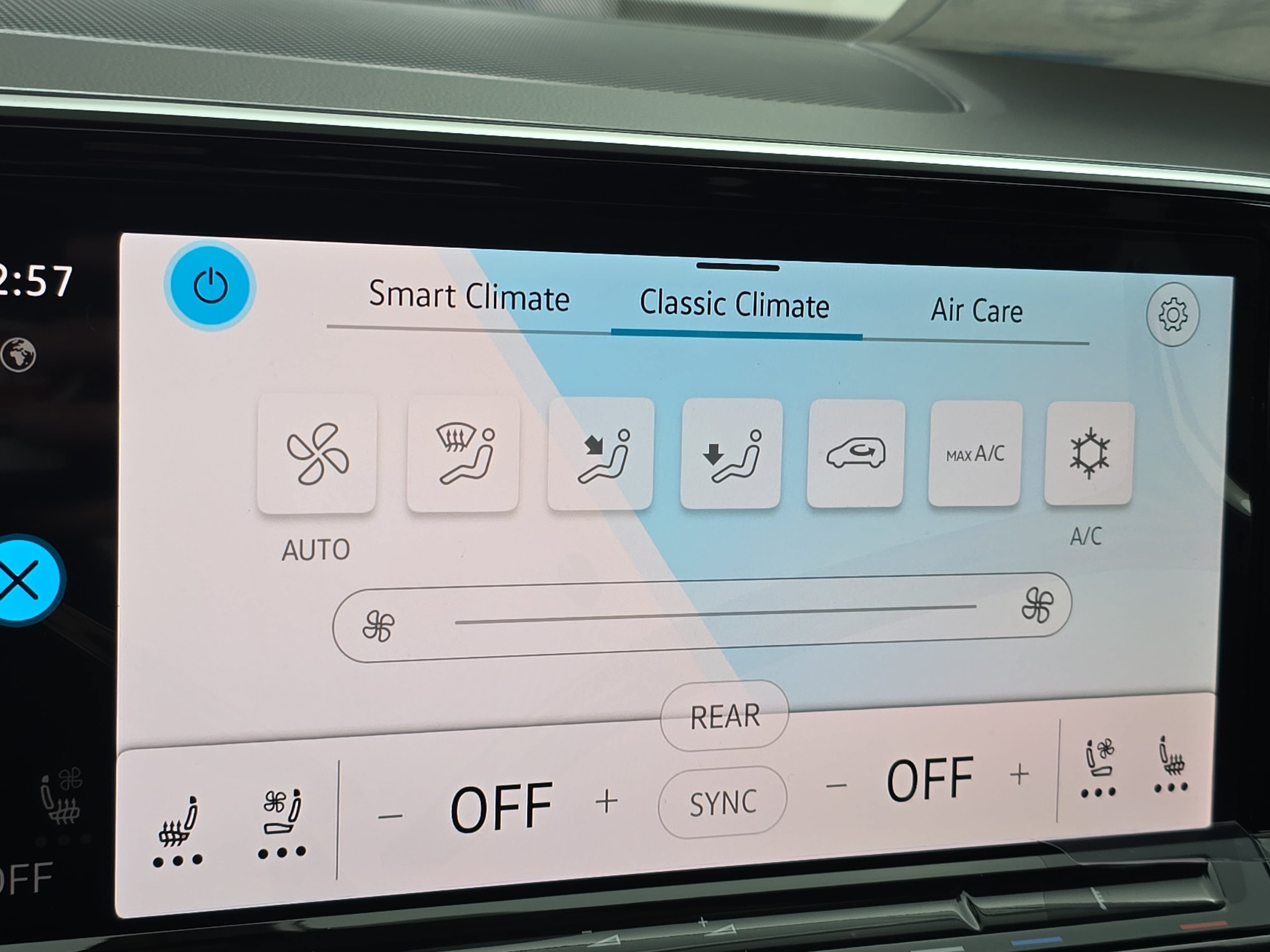 New 2026 Volkswagen Atlas SE FWD image 25
