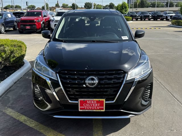 Used 2024 Nissan Kicks S FWD image 3