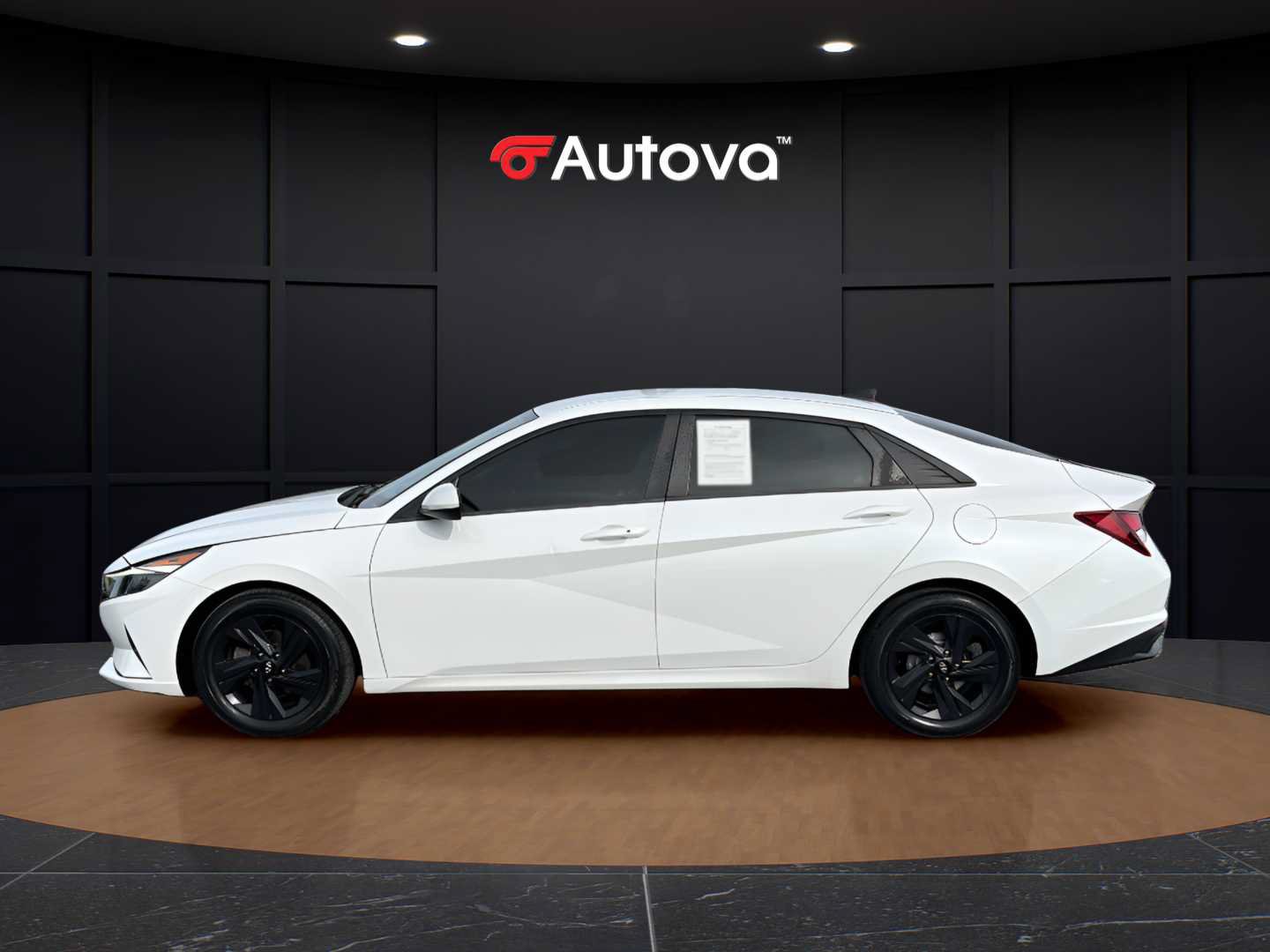 Used 2022 Hyundai Elantra SEL w/ Convenience Package FWD image 2