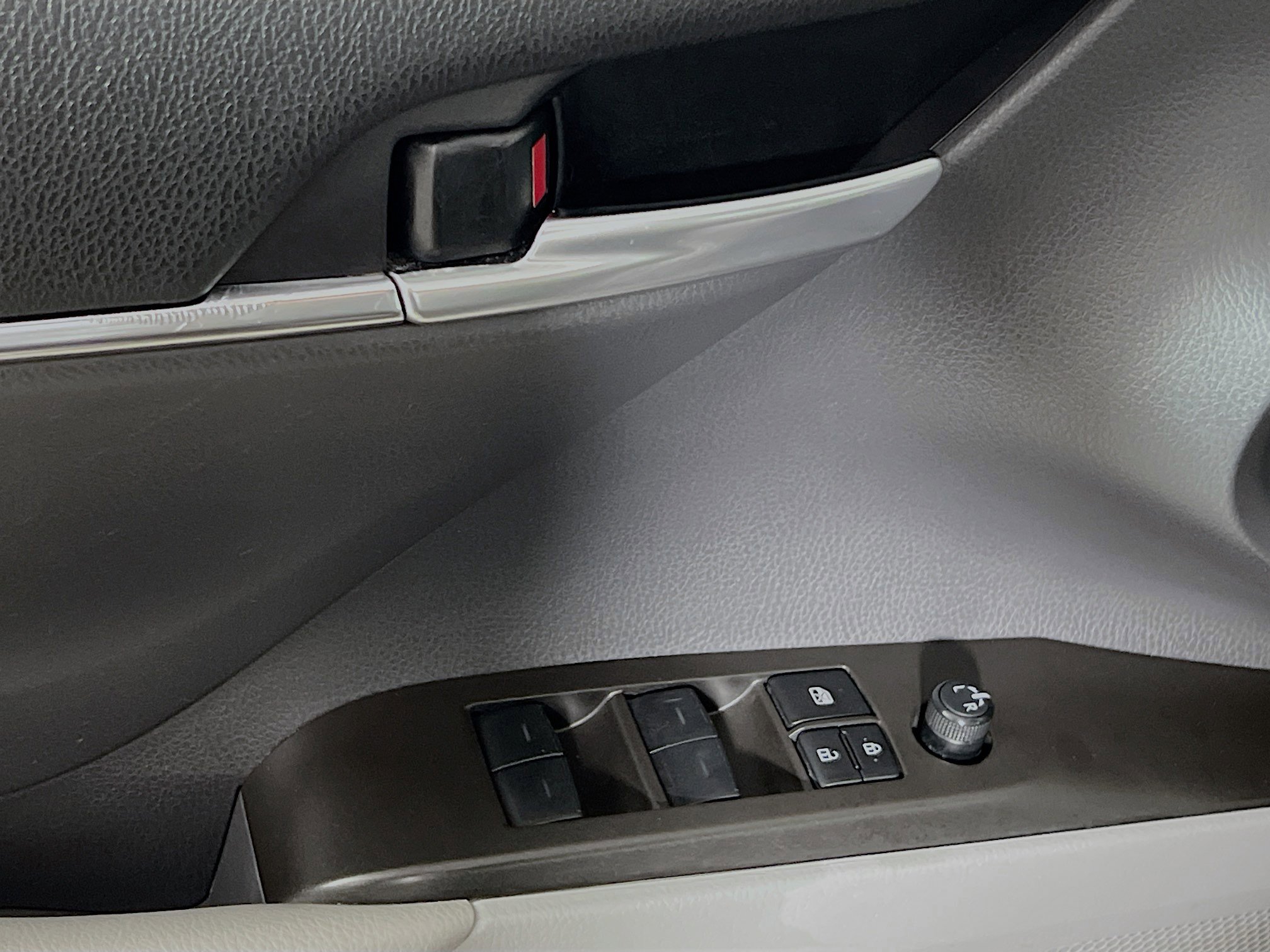 Used 2024 Toyota Camry SE image 17