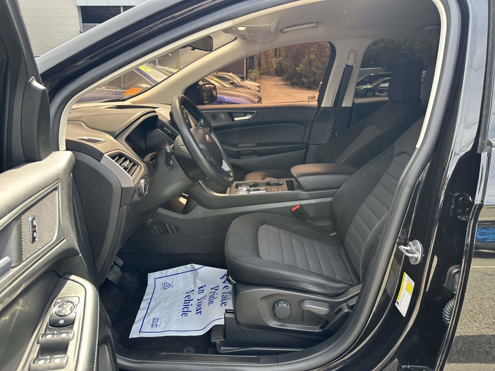 Used 2023 Ford Edge SE w/ Black Appearance Package AWD/4WD image 17
