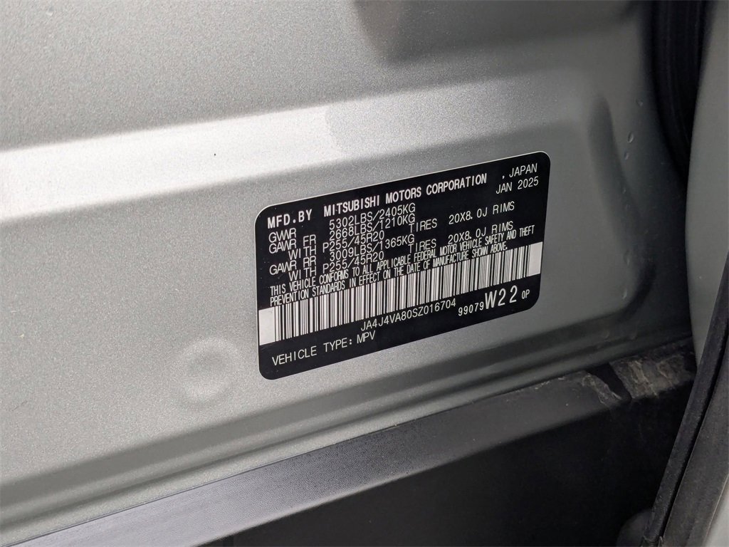 Used 2025 Mitsubishi Outlander SE image 40