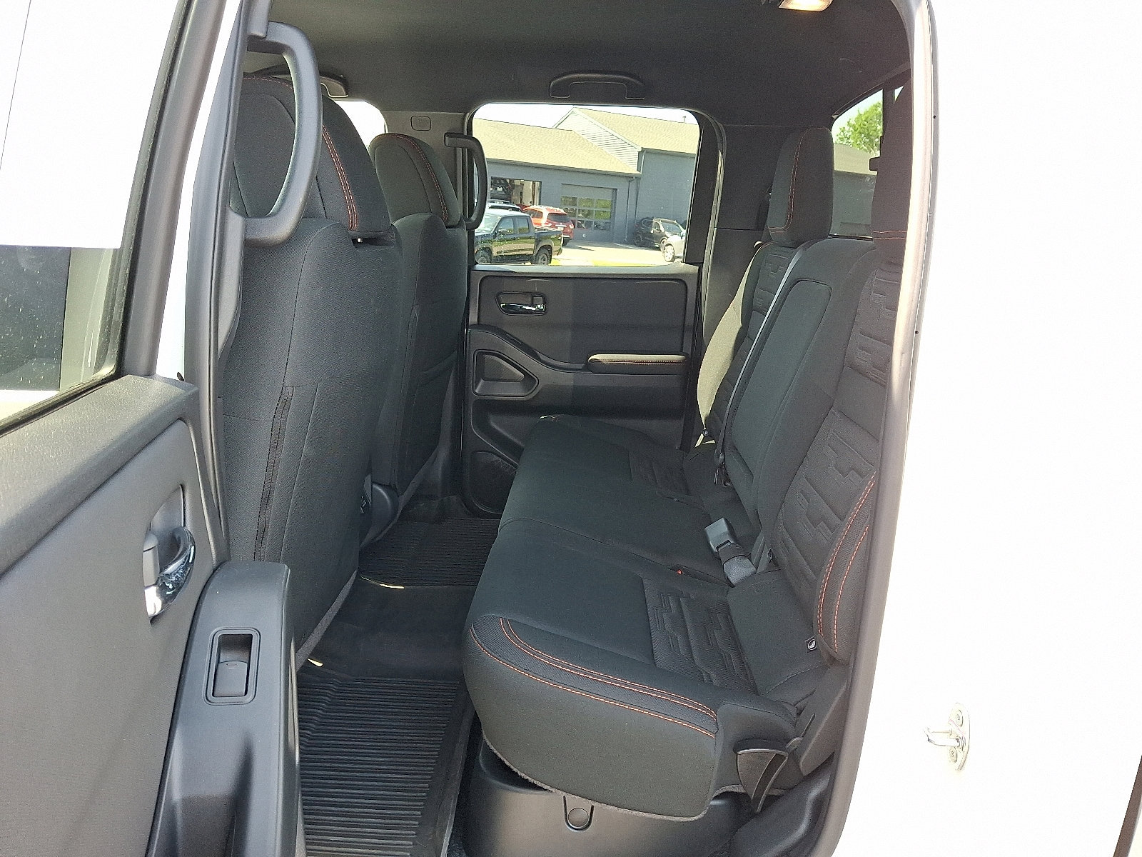Certified 2024 Nissan Frontier PRO-4X w/ Pro Convenience Package AWD/4WD image 11