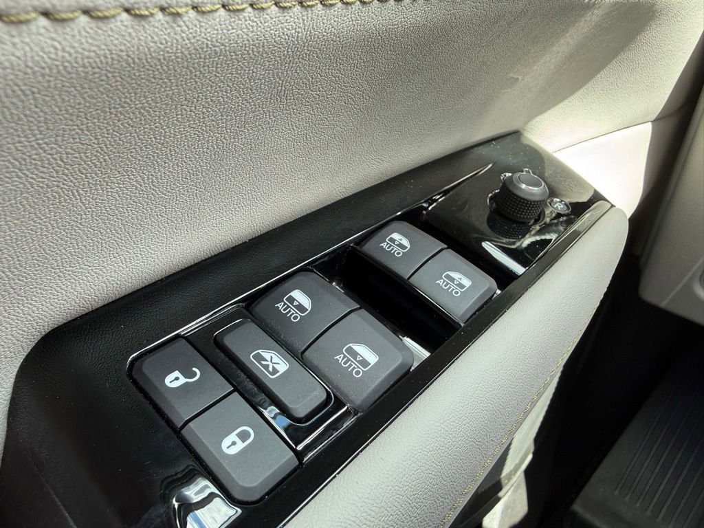 Used 2023 Jeep Wagoneer 4WD w/ Premium Group I image 21