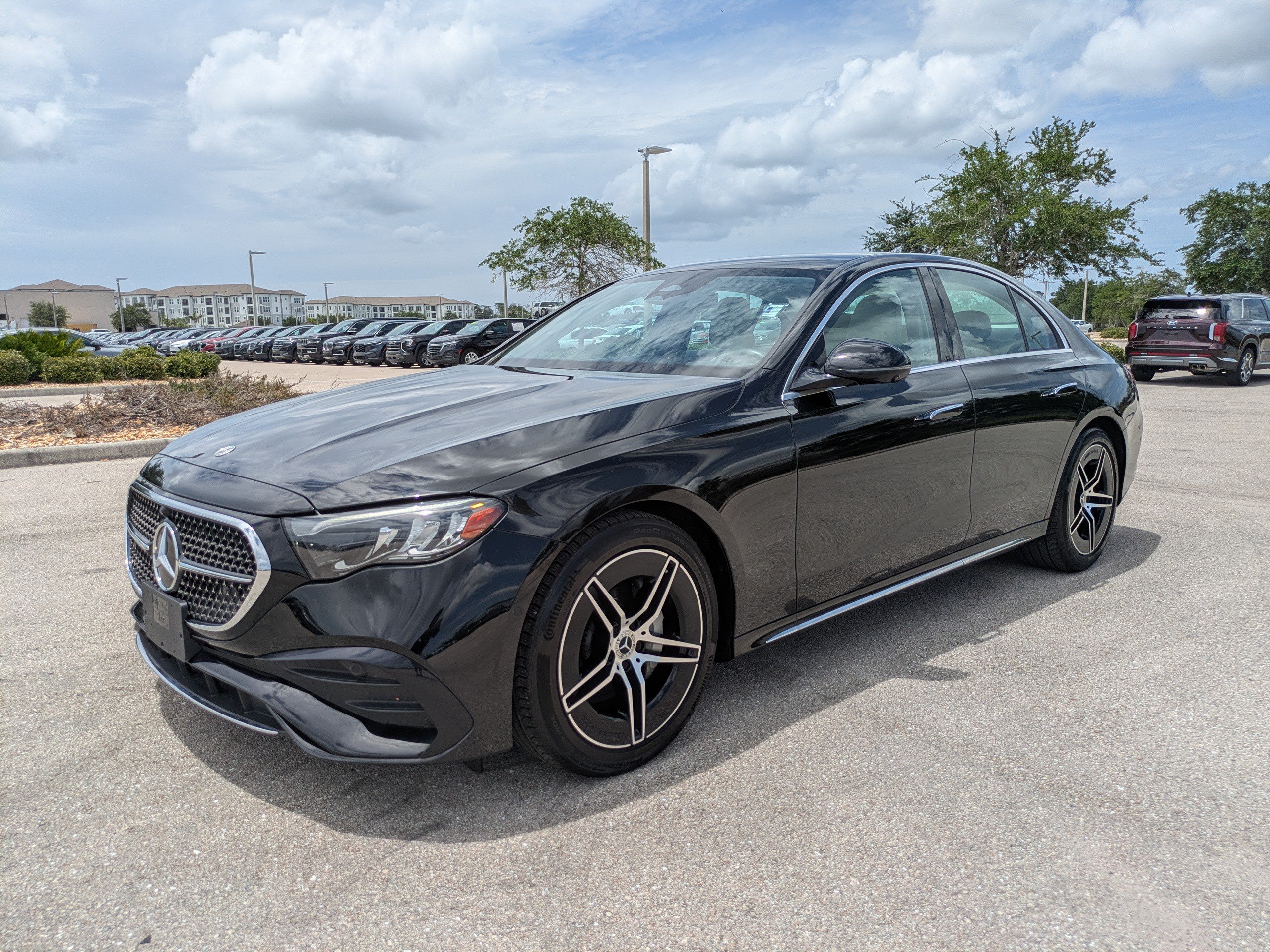 Used 2025 Mercedes-Benz E 350 4MATIC Sedan w/ Winter Package image 8