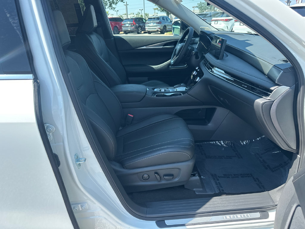 Certified 2025 INFINITI QX60 Luxe AWD/4WD image 11