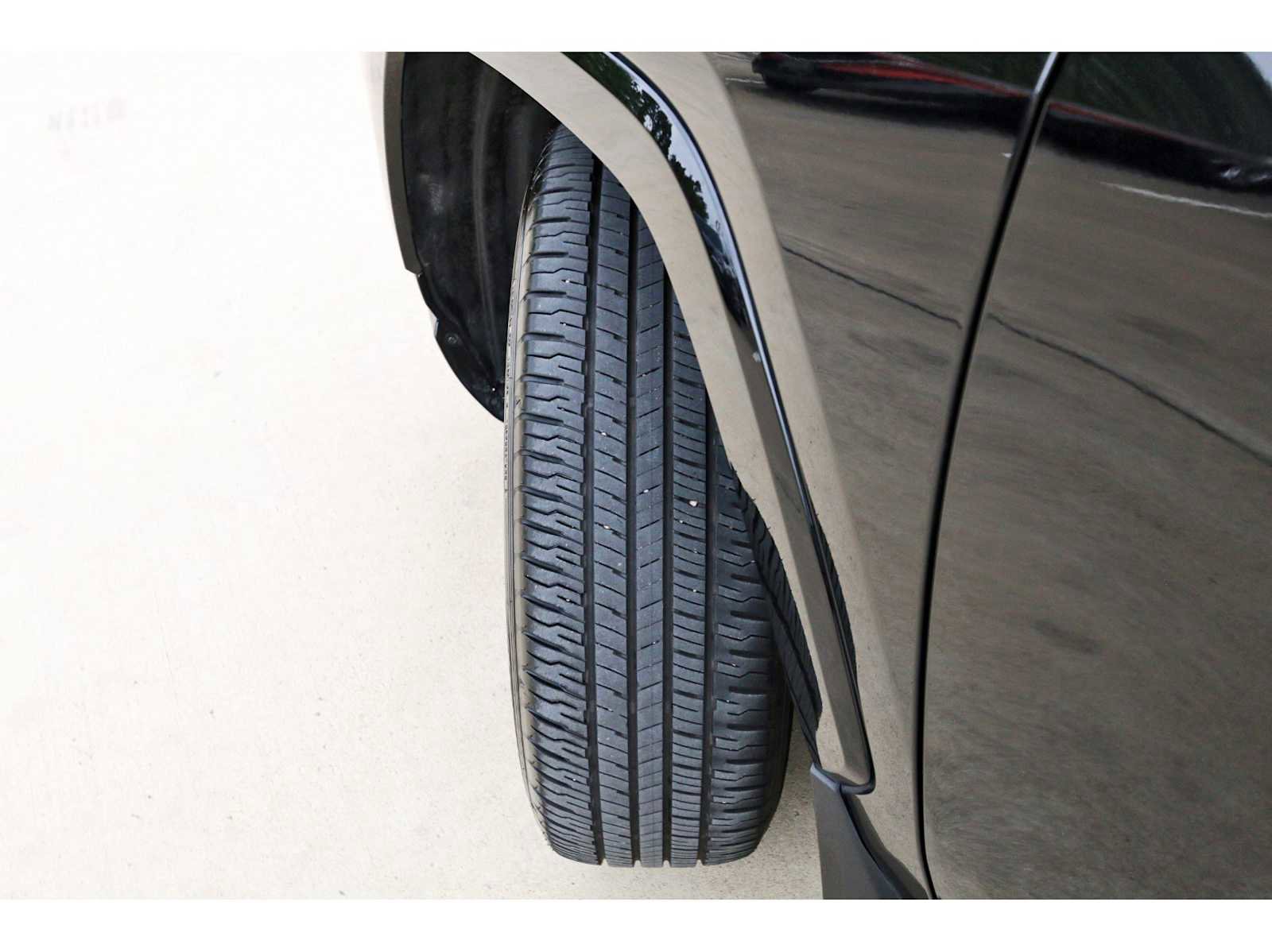 Used 2024 Toyota RAV4 SE image 28