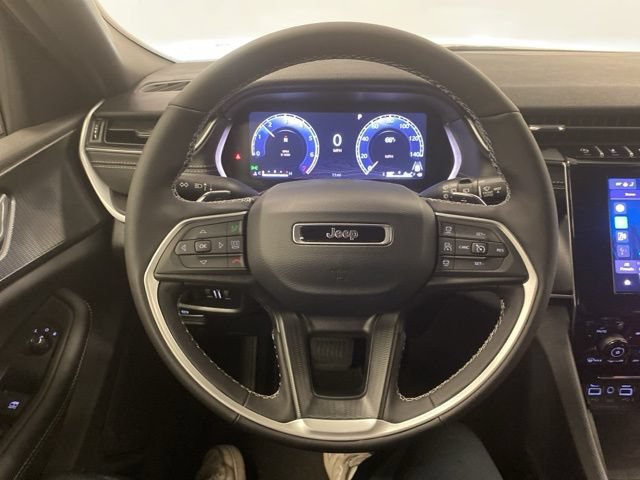 Used 2026 Jeep Grand Cherokee Laredo X AWD/4WD image 17