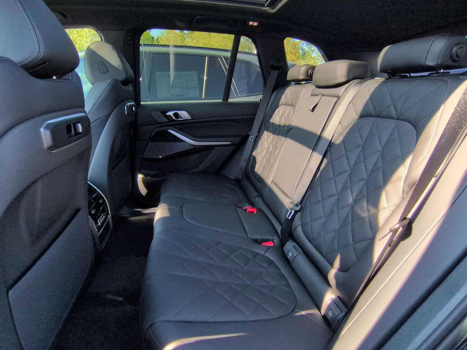 Used 2026 BMW X5 xDrive40i w/ M Sport Package image 21