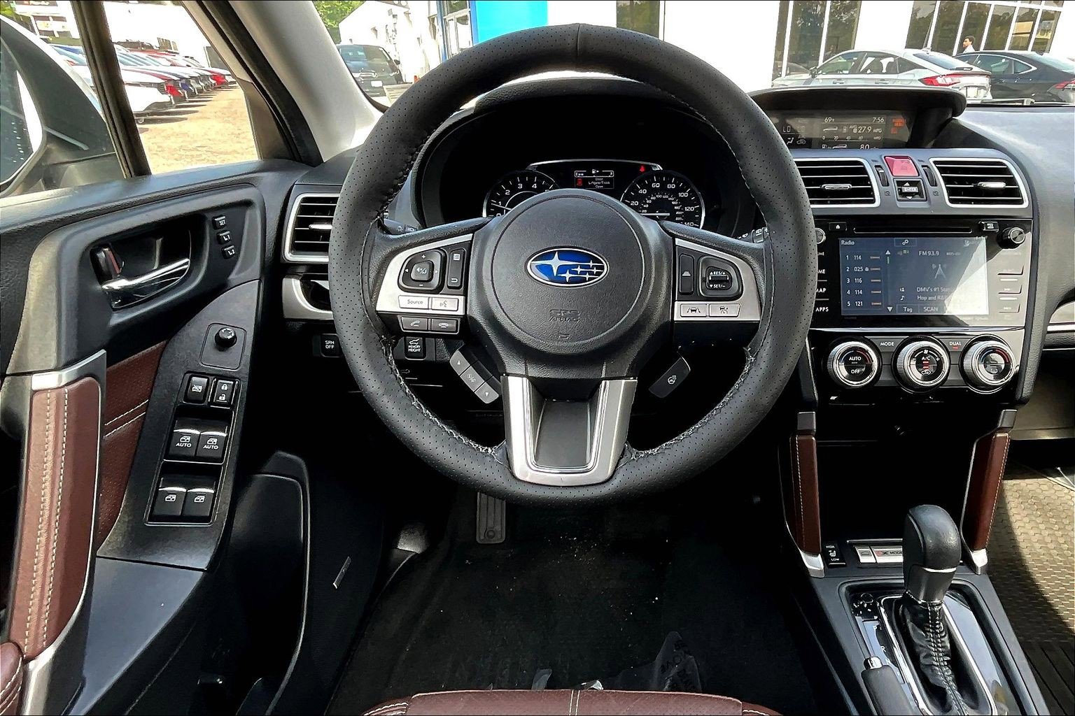 Used 2018 Subaru Forester 2.5i Touring AWD/4WD image 5