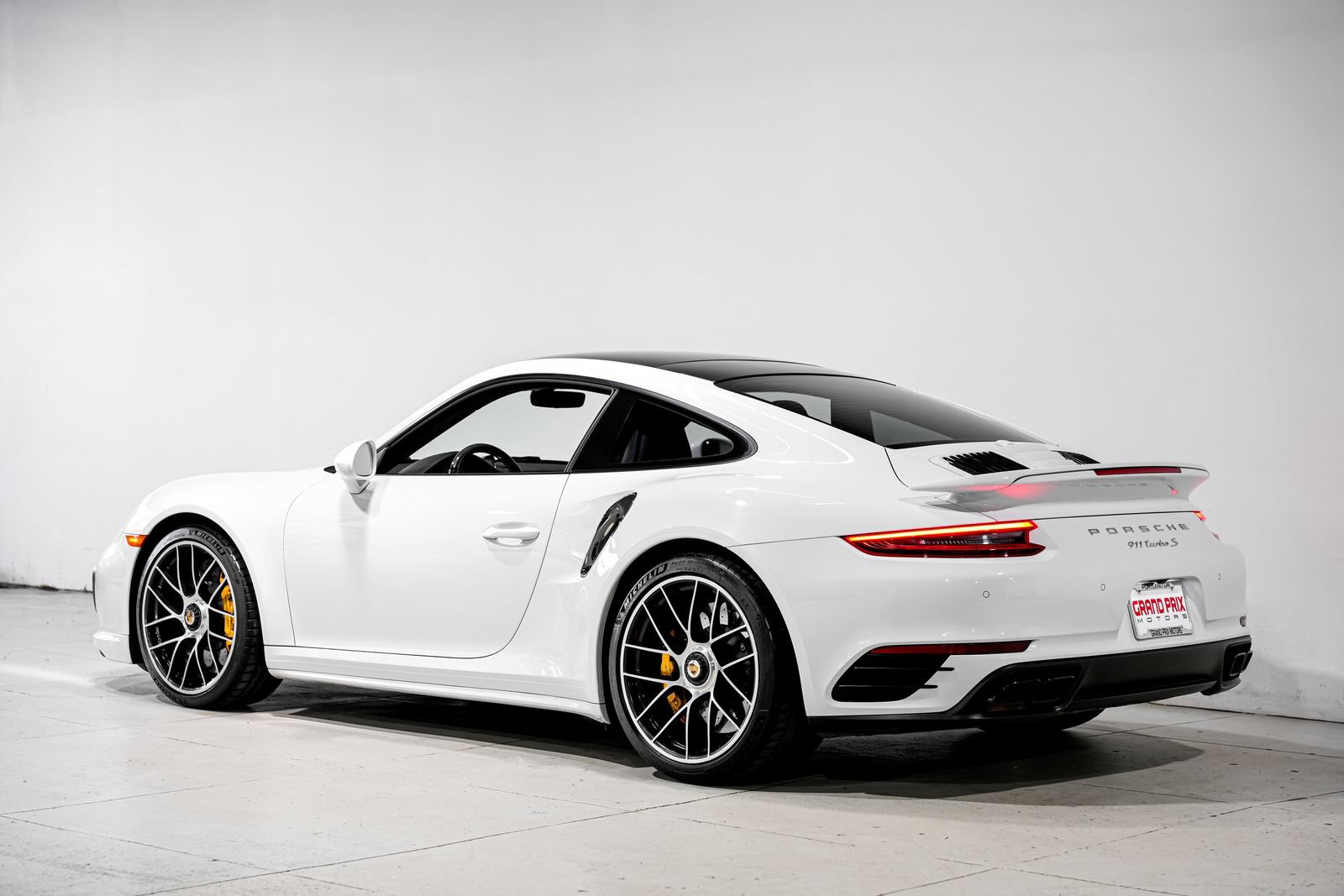 Used 2018 Porsche 911 Turbo S AWD/4WD image 8
