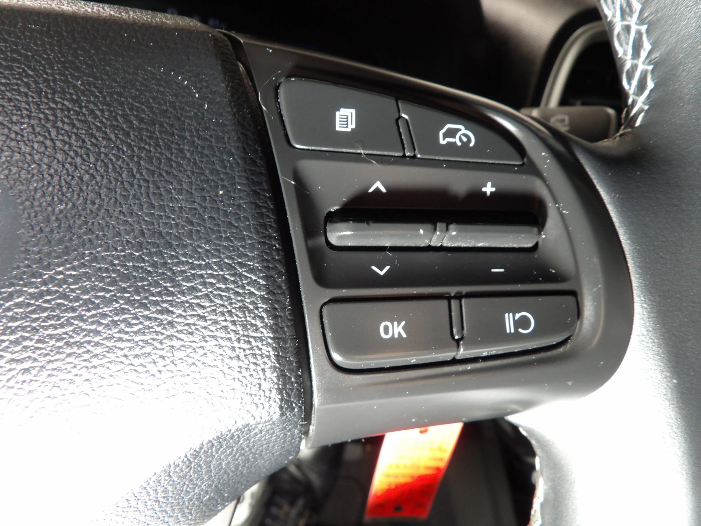 Used 2023 Hyundai Venue SEL w/ Cargo Package FWD image 19