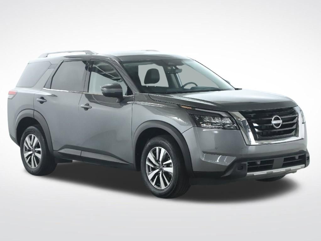 Used 2025 Nissan Pathfinder SL AWD/4WD image 10