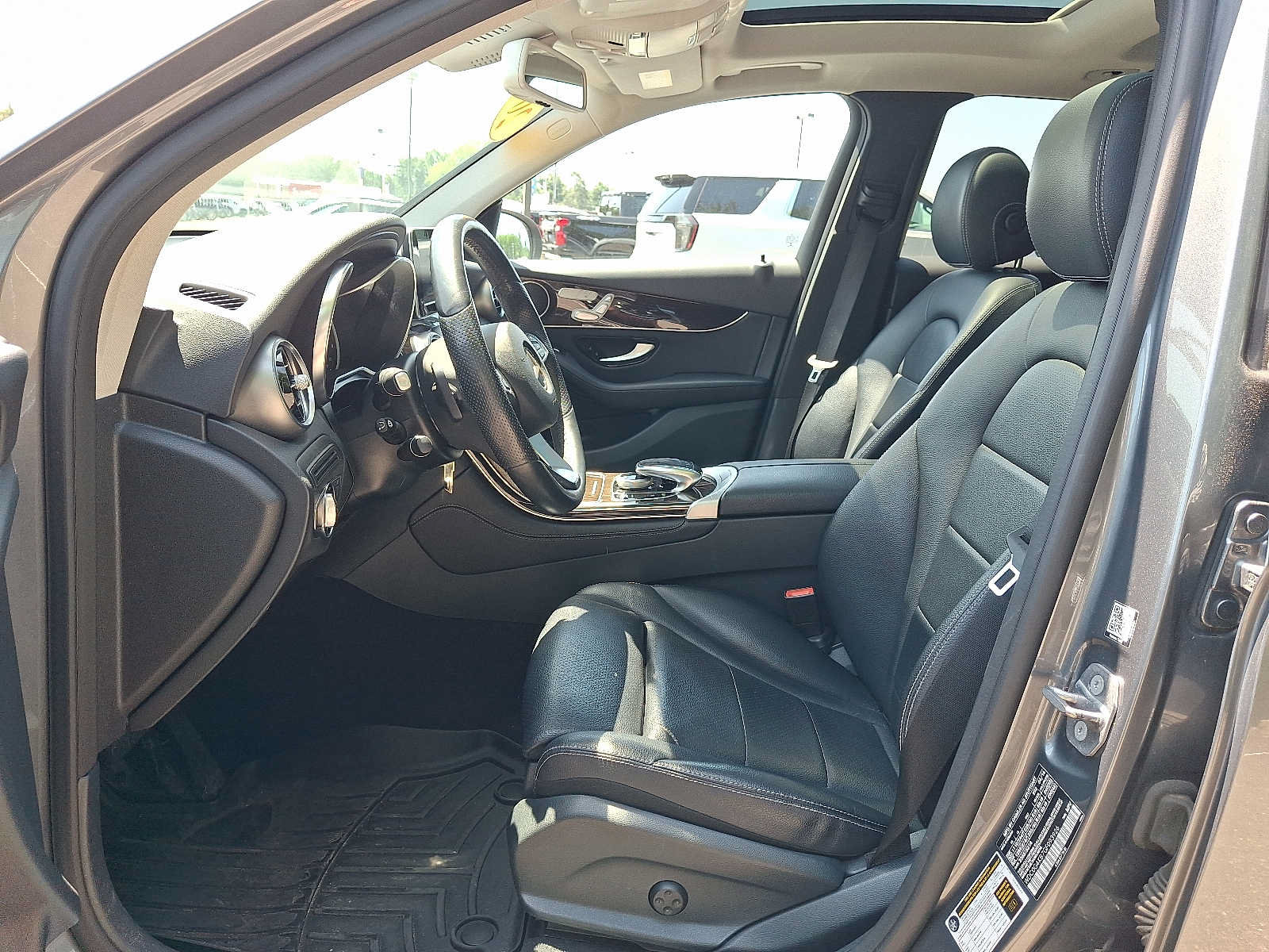Used 2016 Mercedes-Benz GLC 300 4MATIC image 14