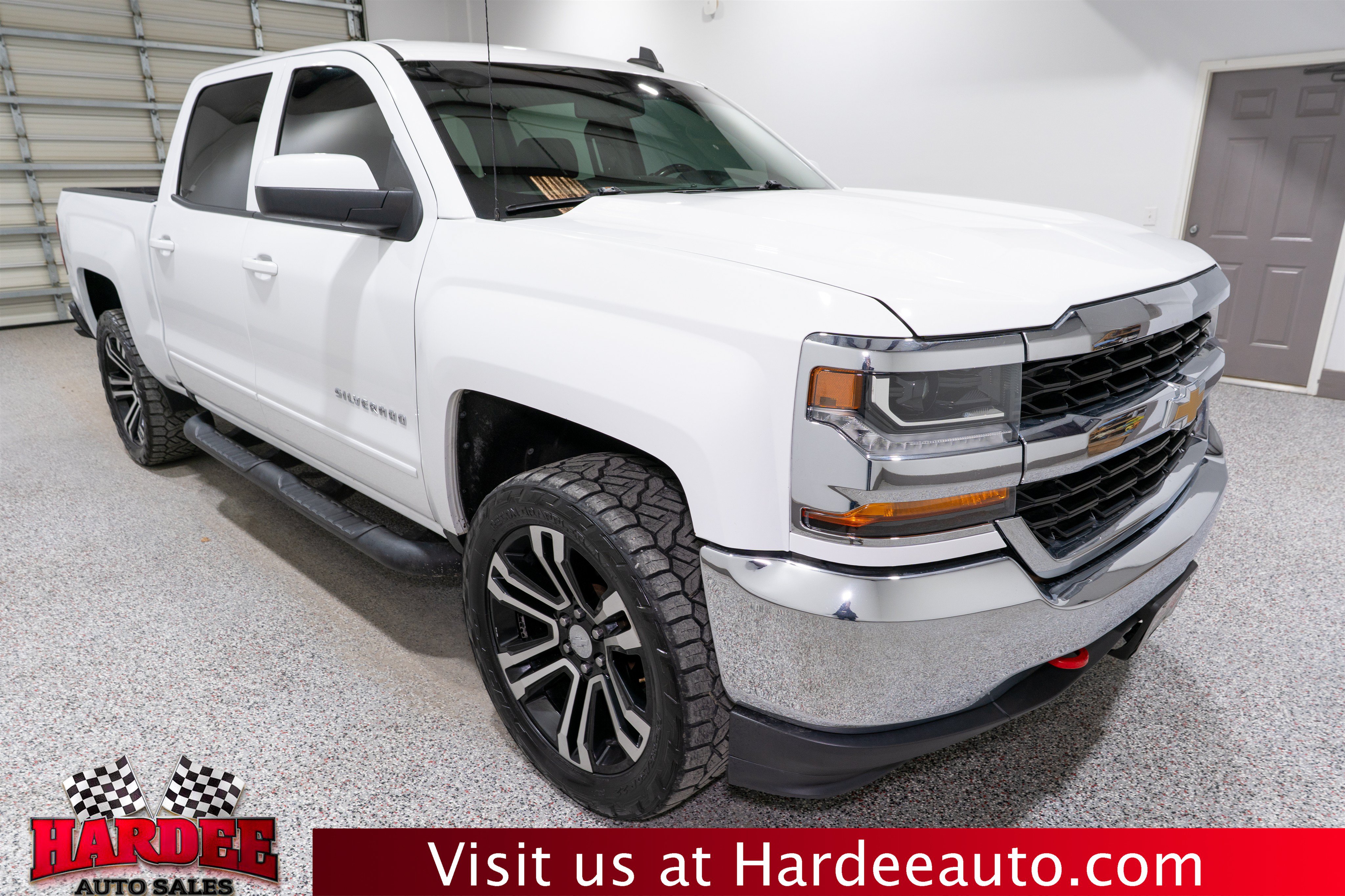 Used 2017 Chevrolet Silverado 1500 LT w/ Trailering Package AWD/4WD image 6