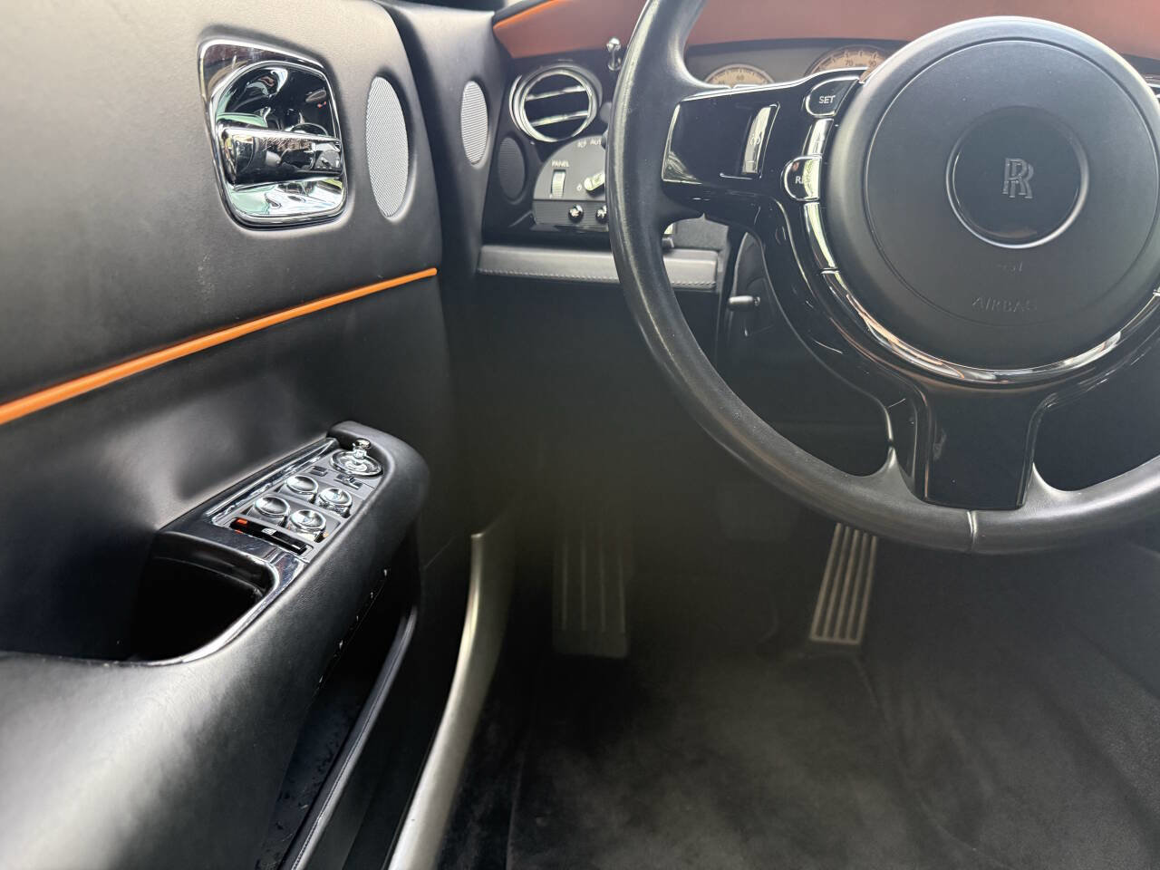 Used 2018 Rolls-Royce Dawn image 44