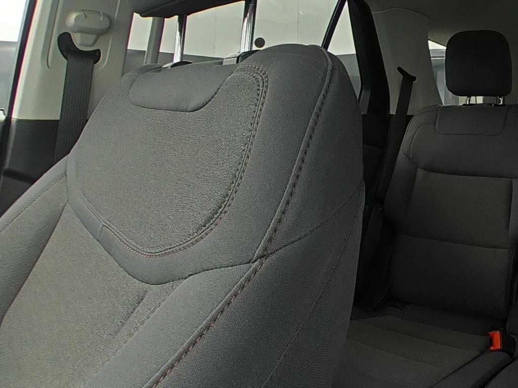 Used 2025 Ford Explorer Active RWD image 9