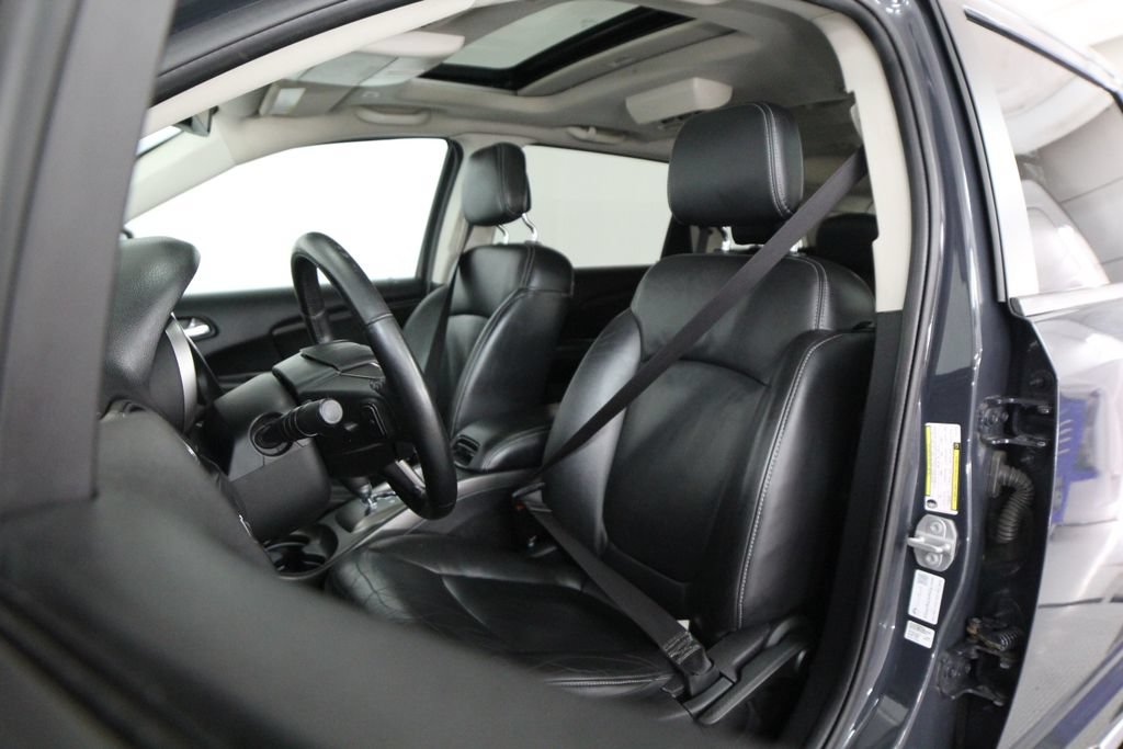 Used 2018 Dodge Journey Crossroad w/ Nav & Sun Group AWD/4WD image 50