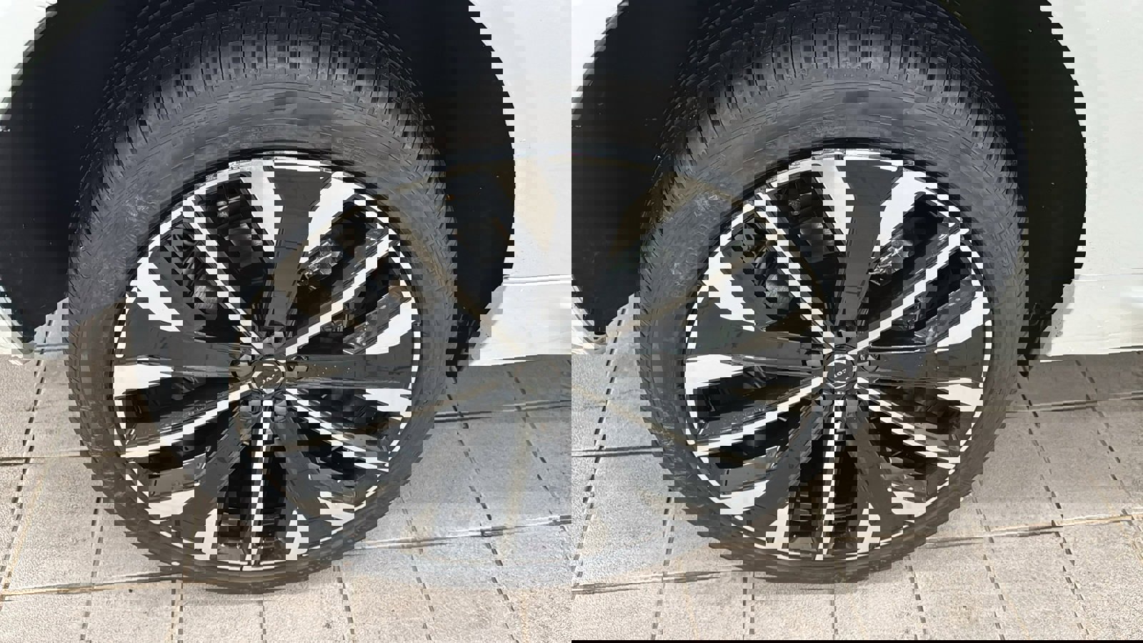 New 2026 Volvo XC60 T8 Ultra w/ Protection Package Premier image 31